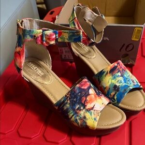 Reaction Kenneth Cole Colorful Floral Wedges
